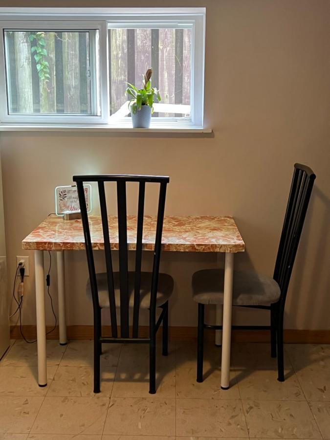 Two Level, Walkout Basement Apartment With Free Wifi And Free Parking Markham Eksteriør bilde